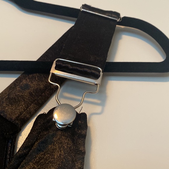 O-Ring Faux Velvet Jumper Dress with Pockets Forever 21 - Picture 3 of 4